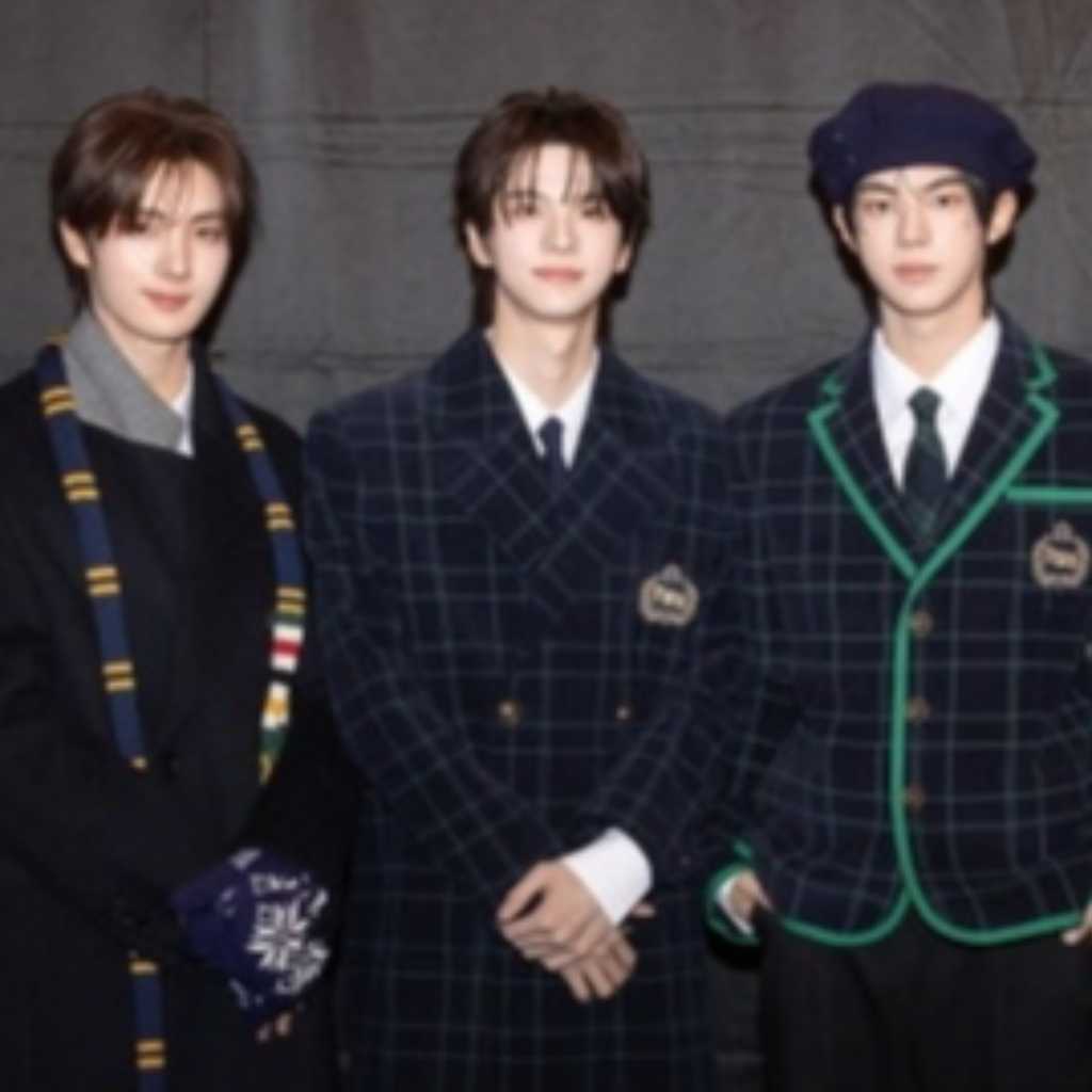 TWS、可愛すぎる愛嬌＆ダンスブレイクまで！「SBS歌謡大典」のステージで唯一無二の魅力をアピール