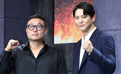 【PHOTO】チュウォン＆チョン・ビョンギル監督、Netflixオリジナル映画「カーター」制作報告会に出席