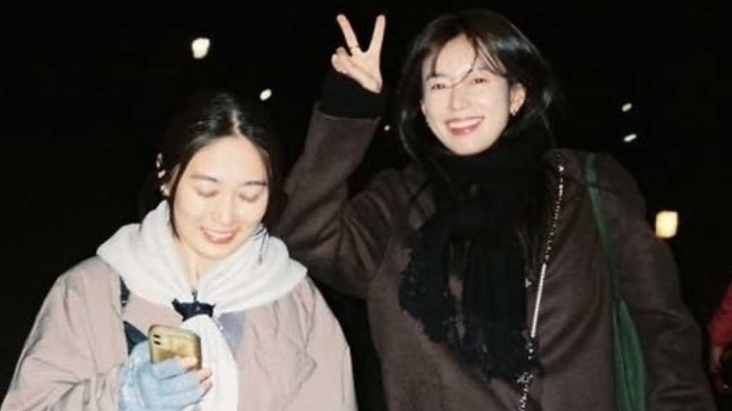 ハン・ヒョジュ、福永朱梨との2ショットを公開!Netflix「匿名の恋人たち」で共演…変わらぬ友情をアピール