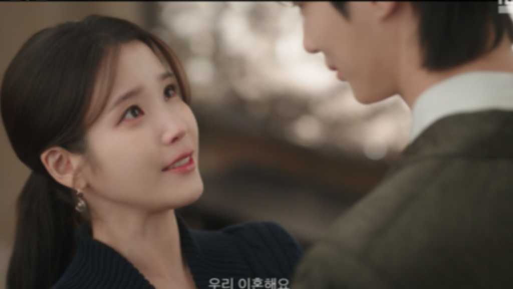 「21世紀の大君夫人」IU＆ビョン・ウソク、すれ違う運命…切ない雰囲気に【ネタバレあり】