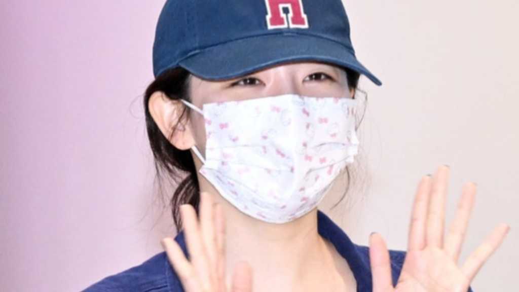 【PHOTO】Red Velvet スルギ、ファッションウィークを終えて韓国に到着（動画あり）