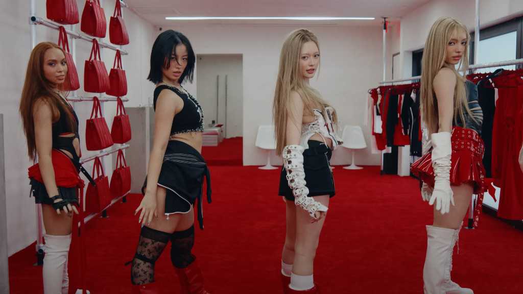 “VCHAから改名”GIRLSET、ニューシングル「Commas」オフィシャルビデオを公開