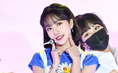 【PHOTO】IZ*ONE出身チョ・ユリ＆CIXら「2021 グローバルエンターテイメントエキスポ」でステージを披露