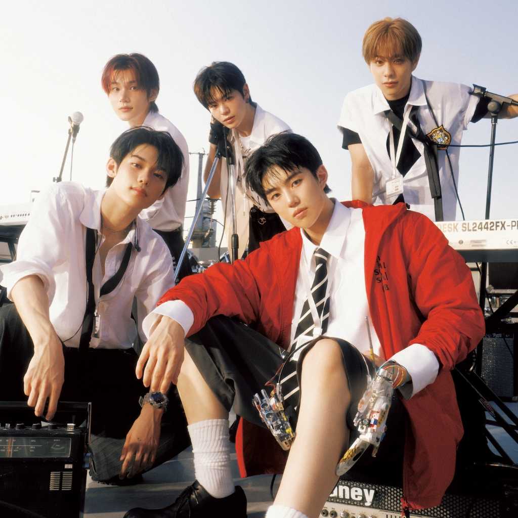 EVNNE、タイトル曲「LOOK AT MA」MV公開…5人の“音楽採集サークル”での記録