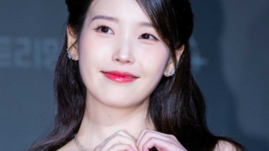 耳管開放症の悪化により公演延期も…IU、カムバックをサプライズ発表!9月10日にデジタルシングルをリリース