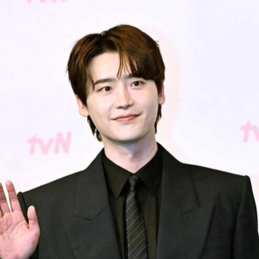 イ・ジョンソク、2週間後に控えたフィリピンでのファンミーティングが中止に「予期せぬ事情により」