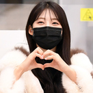 【PHOTO】EVERGLOW、海外スケジュールを終えてオランダから帰国…キュートな笑顔（動画あり）