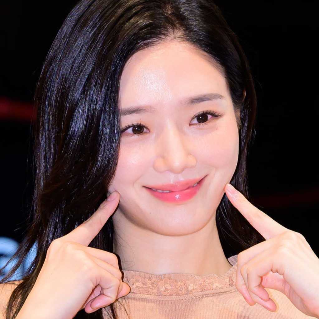 【PHOTO】パク・ギュヨン、ブランド「HOURGLASS」のイベントに出席