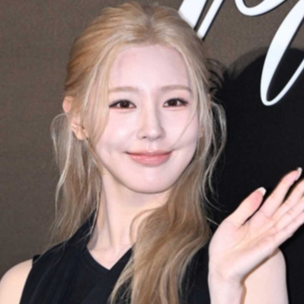 【PHOTO】i-dle ミヨン&チョン・ソミンら、ブランド「AMI PARIS」のイベントに出席