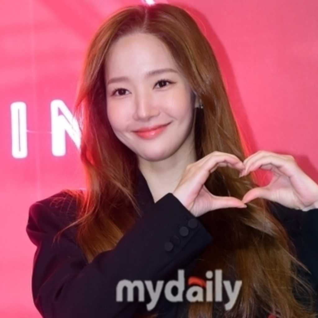 パク・ミニョン、ロングヘアをばっさりカット!ファンからの応援に感謝