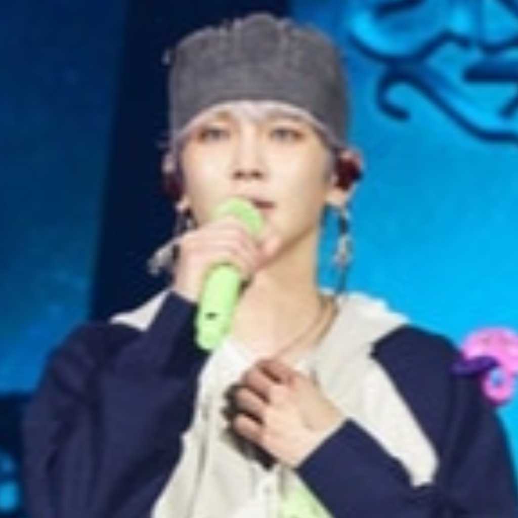 SHINee キー、思わず涙も…ソウル公演でファン熱狂！ソロコンサートツアーが華やかに開幕