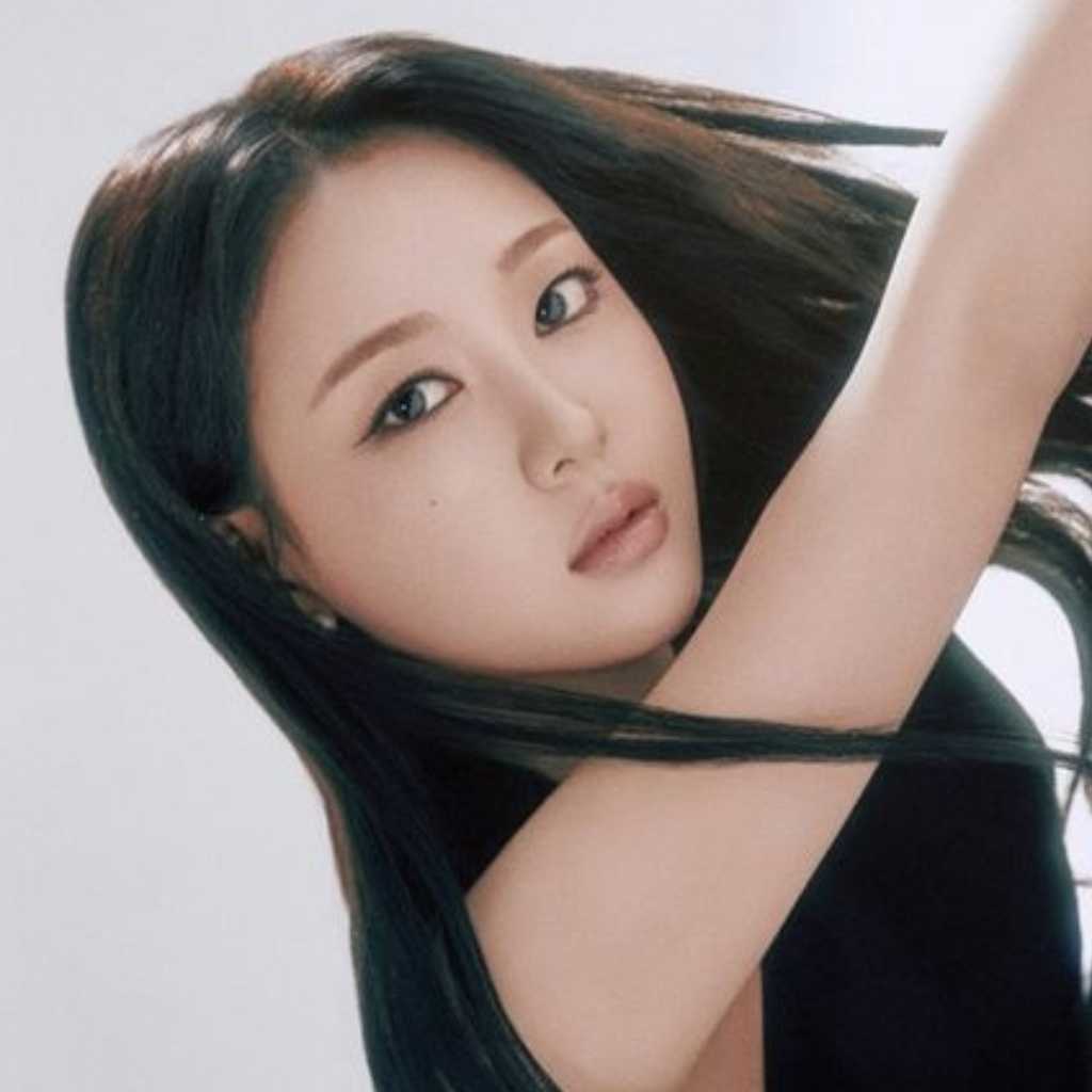 今月の少女（LOONA） イヴ、シックで魅惑的なグラビア公開…優れたコンセプト表現力