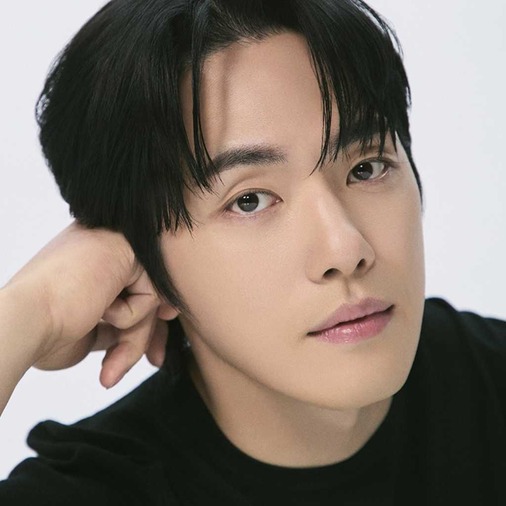 キム・ジョンヒョン、日本で初のソロファンミーティングを開催決定!ハイタッチ会も実施