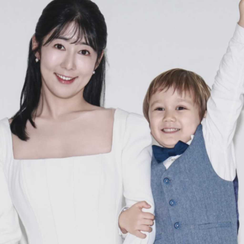 藤田小百合、息子全くんとのキュートな家族写真を公開！「一日一日が懐かしくなると思う」