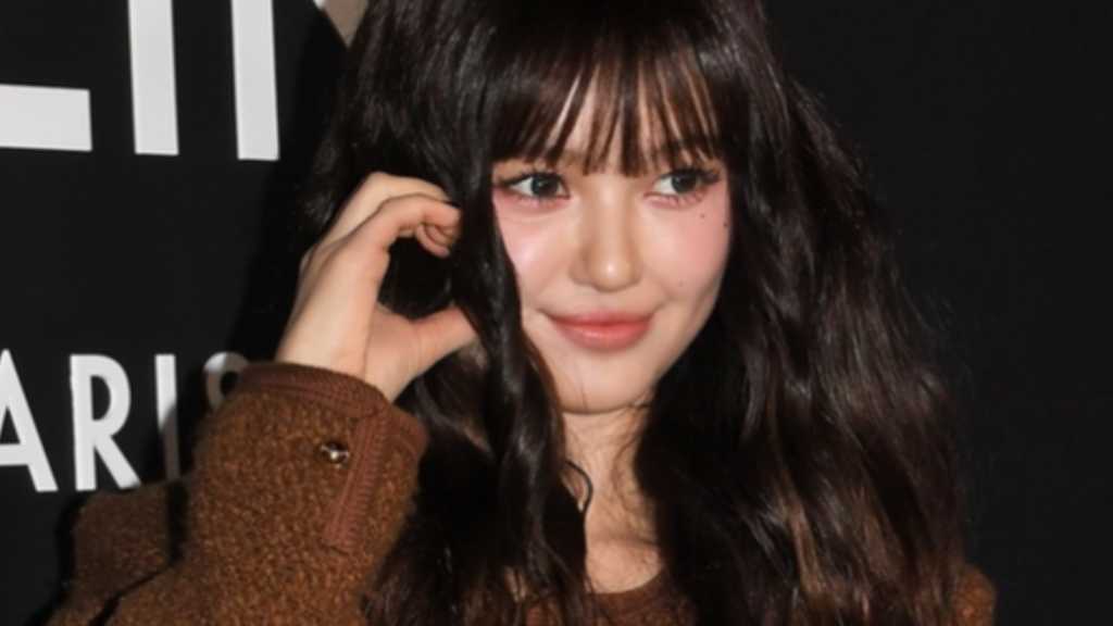 PHOTO】NewJeans ダニエル、緊急記者会見を控え…ブランド「CELINE」の