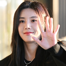 【PHOTO】IZ*ONE出身クォン・ウンビ、ファンミーティングのため日本へ出国…キュートな笑顔