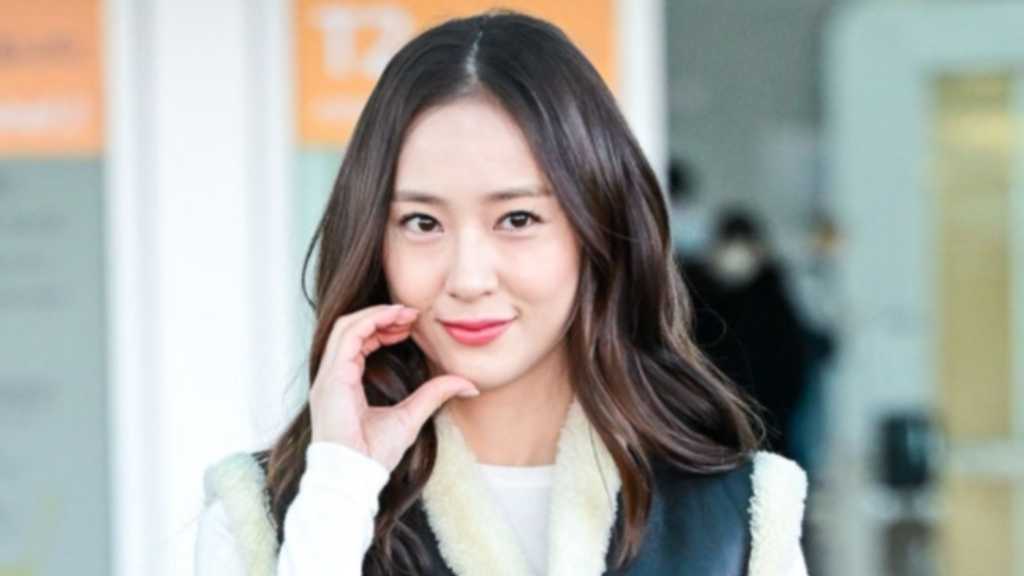 【PHOTO】f(x) クリスタル、海外スケジュールのため出国