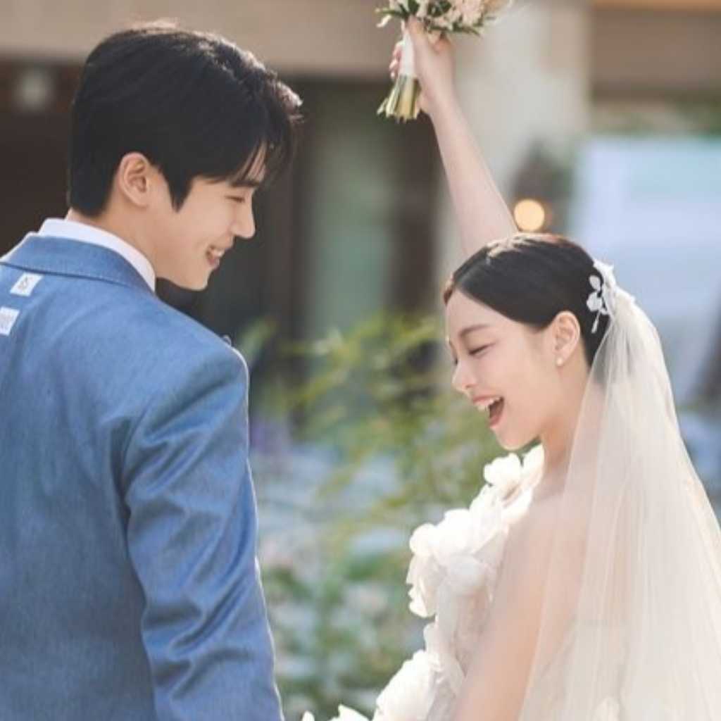 Ailee＆チェ・シフン、幸せオーラ全開！結婚式の記念ショットが公開