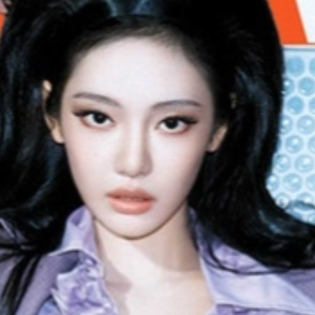 aespaのNINGNING、ファッション誌で完璧な曲線美を披露!「激情」テーマに特集ページ飾る