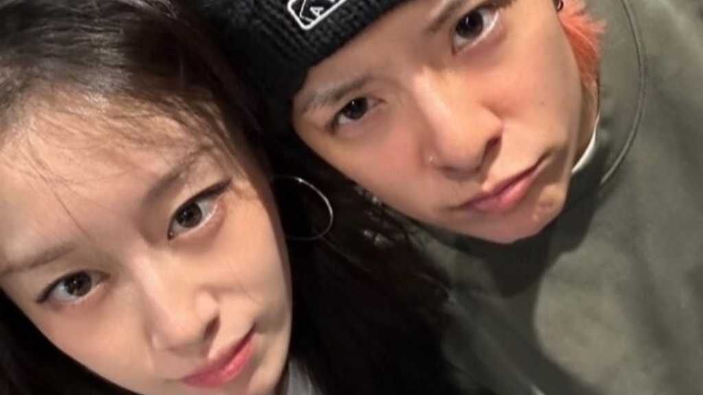 T-ARA ジヨン、f(x) エンバと対面！微笑ましい2ショット
