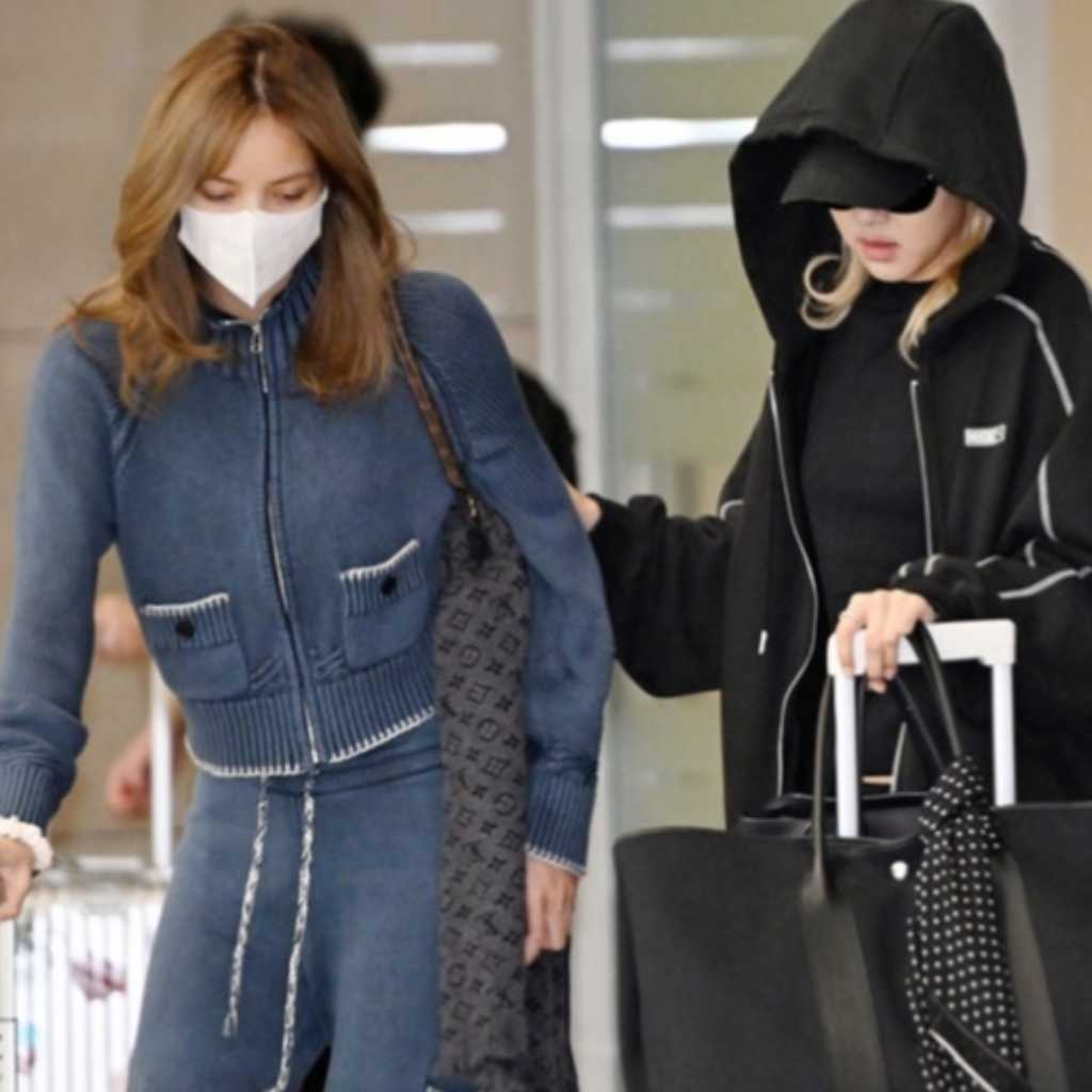 【PHOTO】BLACKPINK リサ＆ロゼ、ファッションショーを終えてフランスから帰国（動画あり）