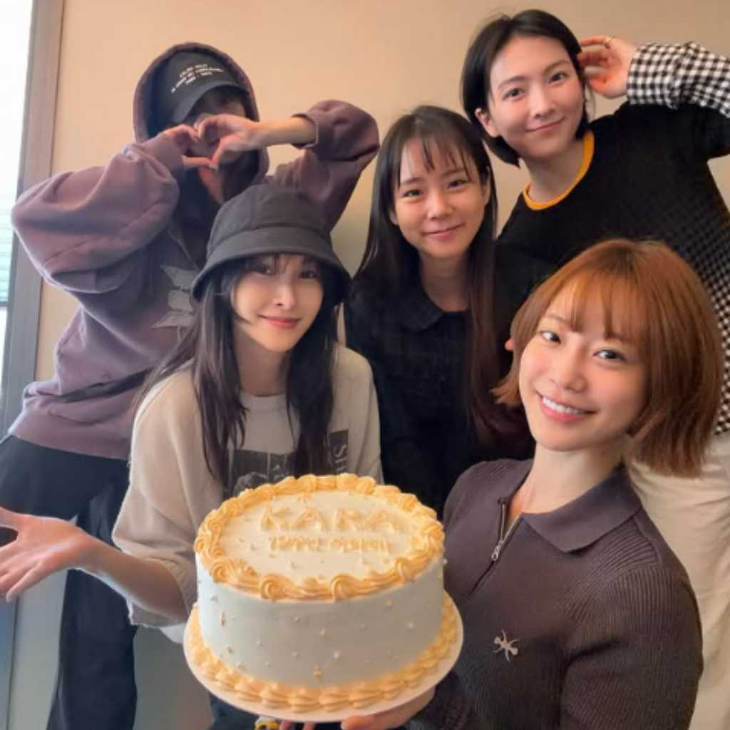 KARA、デビュー19周年をお祝い！記念ショットで変わらない友情をアピール