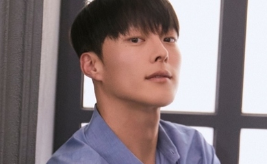 「ヒーローではないけれど」チャン・ギヨン“チョン・ウヒさんと共演できて本当に光栄だった”