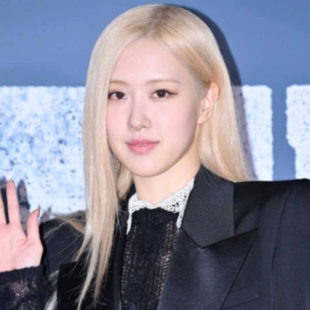 BLACKPINK ロゼ、集合写真で除外？人種差別的な扱いにファンから批判殺到