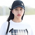 【PHOTO】TWICE、コンサートのためシンガポールへ出国“カジュアルな春ファッション”