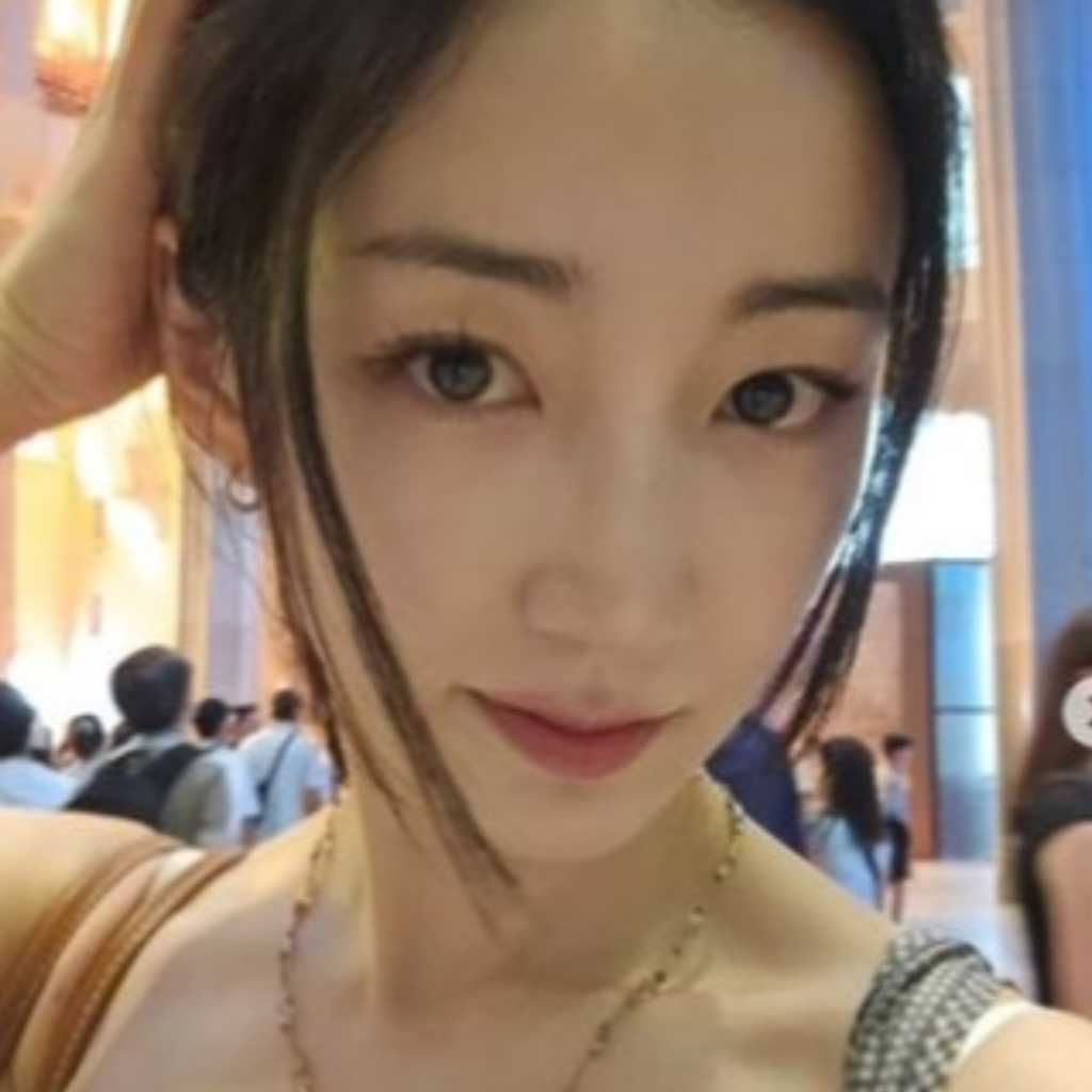 元gugudan シン・ヨンソ、客室乗務員として新たな人生をスタート…近況が話題