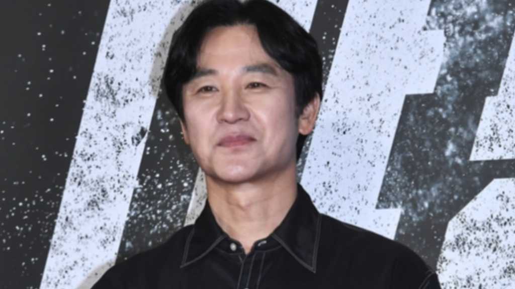 オム・テウン、自粛から約8年ぶり⋯映画「野党」VIP試写会に登場（動画あり）