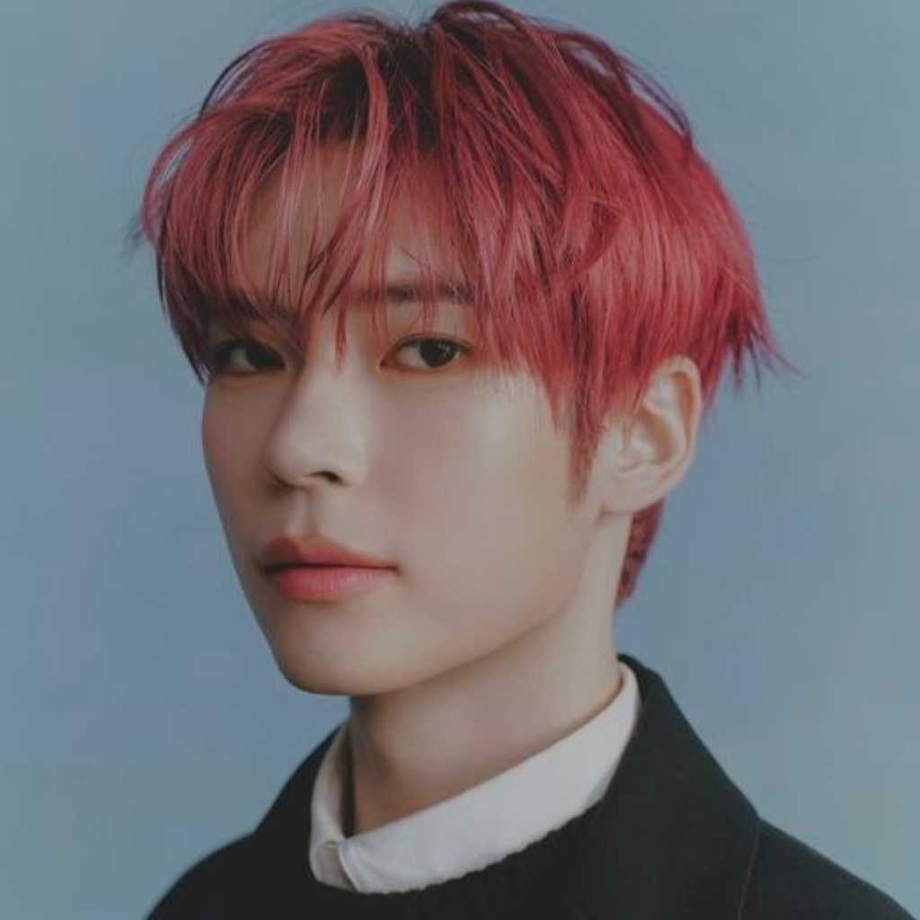 ZEROBASEONE ソン・ハンビン、ブランド「Maison Kitsune」とのグラビアを公開