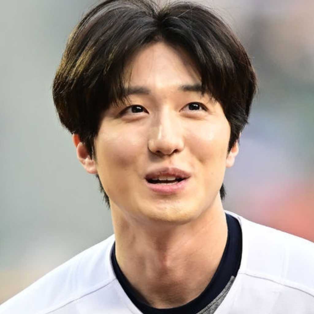 【PHOTO】SF9 チャニ、始球式に登場…爽やかなユニフォーム姿