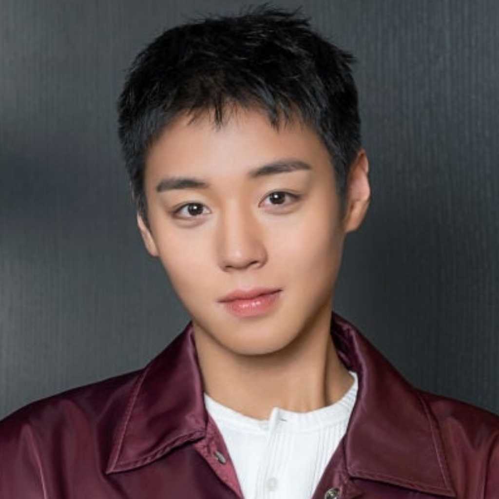 Wanna One出身パク・ジフン、映画「王と生きる男」のヒットでライジングスター1位を獲得!