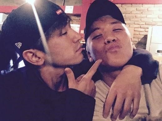 Bigbangのv I 神話 ミヌとの仲良しツーショット公開 イケメンたちの愛嬌 Kstyle