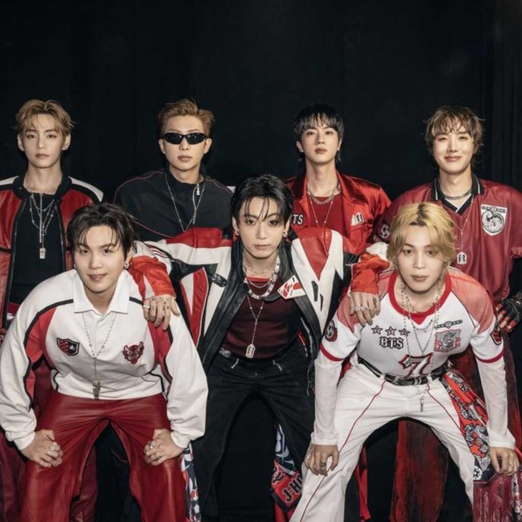 BTS、ワールドカップ史上初のハーフタイムショー出演に反響!歌詞の一部を変えて圧巻のパフォーマンス披露(動画あり)