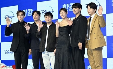 クォン・サンウ、Disney+オリジナル「ハンガン警察」役作りのために水中訓練も“下半身が麻痺寸前に”（総合）