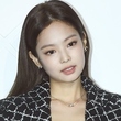 BLACKPINK ジェニー、コロナ禍に5人以上で外出？議論うけYGが釈明「撮影のために訪問した」