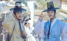 ウ・ドファン＆イ・ギュソン、新ドラマ「朝鮮弁護士」エネルギー溢れるスチールカットを公開