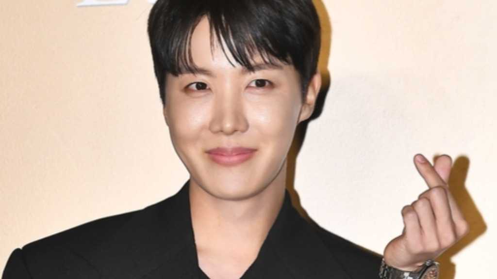 BTSのJ-HOPE、外で待機するファンのためにスタジオ貸し切り！手紙＆差し入れも…愛情溢れる行動が話題