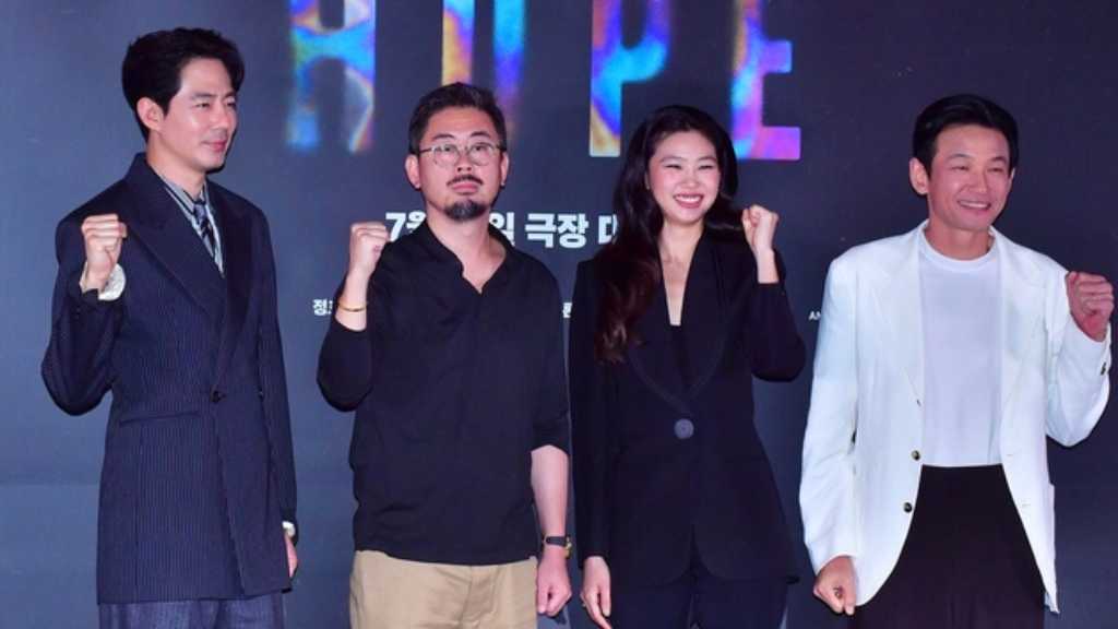 【PHOTO】ファン・ジョンミン&チョ・インソンら、映画「ホープ」記者懇談会に出席
