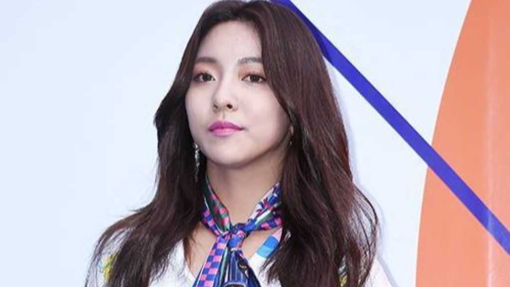 f(x) ルナ、ソルリさんや親友を亡くした辛さを吐露も「5年間体調不良…歌手を諦めようとした」