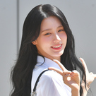 【PHOTO】(G)I-DLE ミヨン＆Urban Zakapa チョ・ヒョナ「知ってるお兄さん」の収録に参加…制服姿でキュートなポーズ