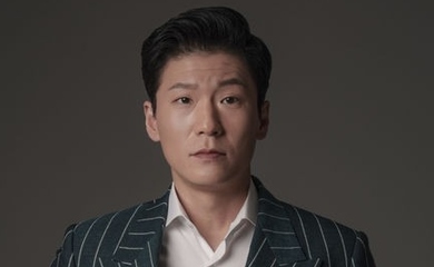 「愛の不時着」出演ユ・ジョンホ、IOKカンパニーと再契約を締結…今後の活躍に期待