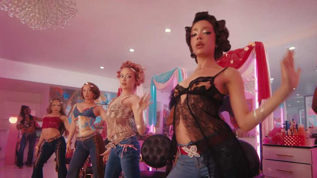 “VCHAから改名”GIRLSET、新曲「Tweak」MV＆パフォーマンスビデオを公開