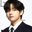 BTSのV、ソロ曲「Christmas Tree」がSpotifyで3億ストリーミング突破!K-OSTで最短記録