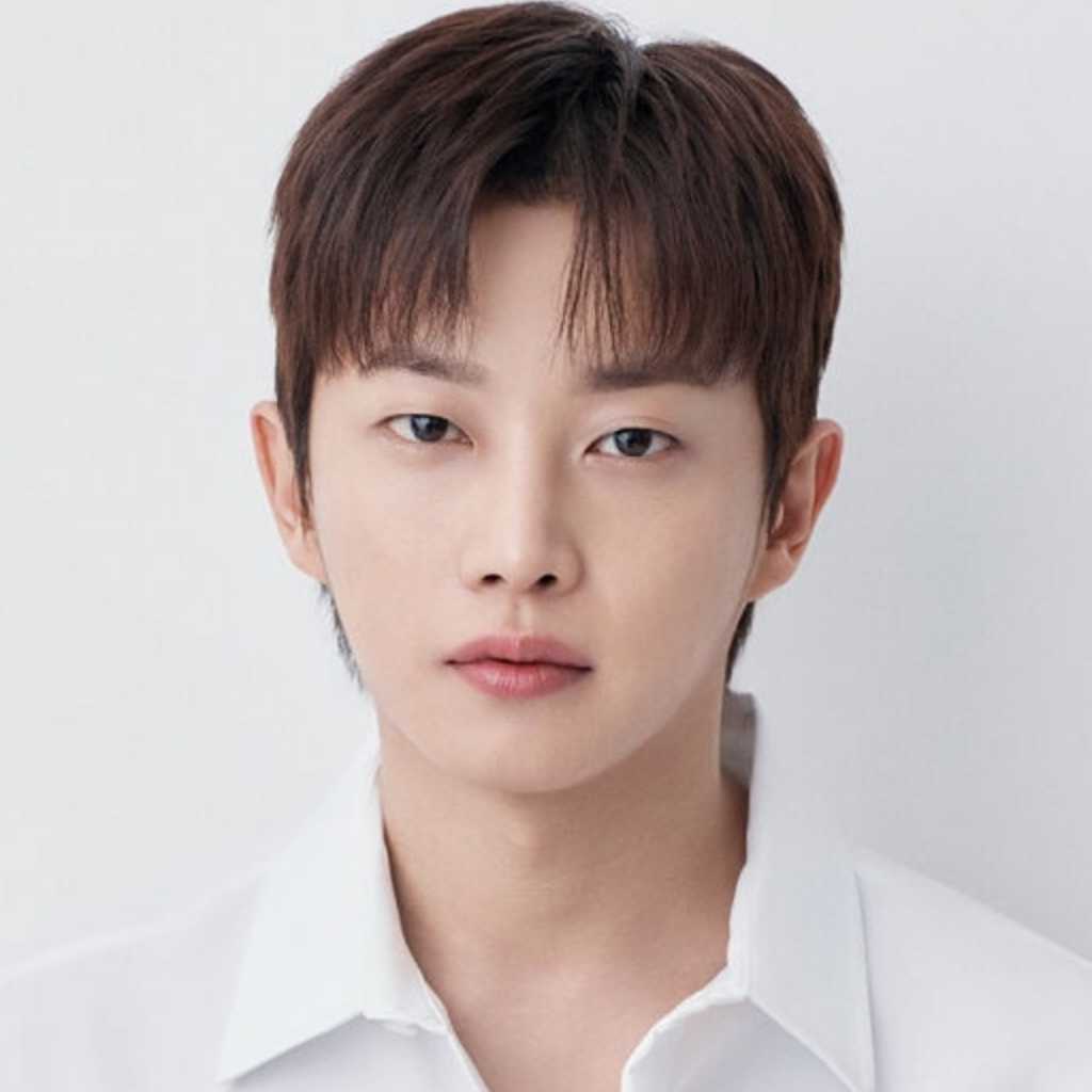 キム・ミンソク、チ・チャンウクと同じ事務所に…専属契約を締結