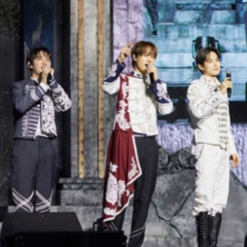 EXO、8thフルアルバムの発売記念ショーケースを開催！ファンへの愛情を語る「今日という日を待っていた」