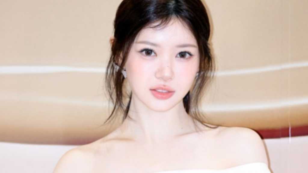 ILLIT モカ、健康上の理由で活動休止「当面は治療に専念すべきと判断」（公式）