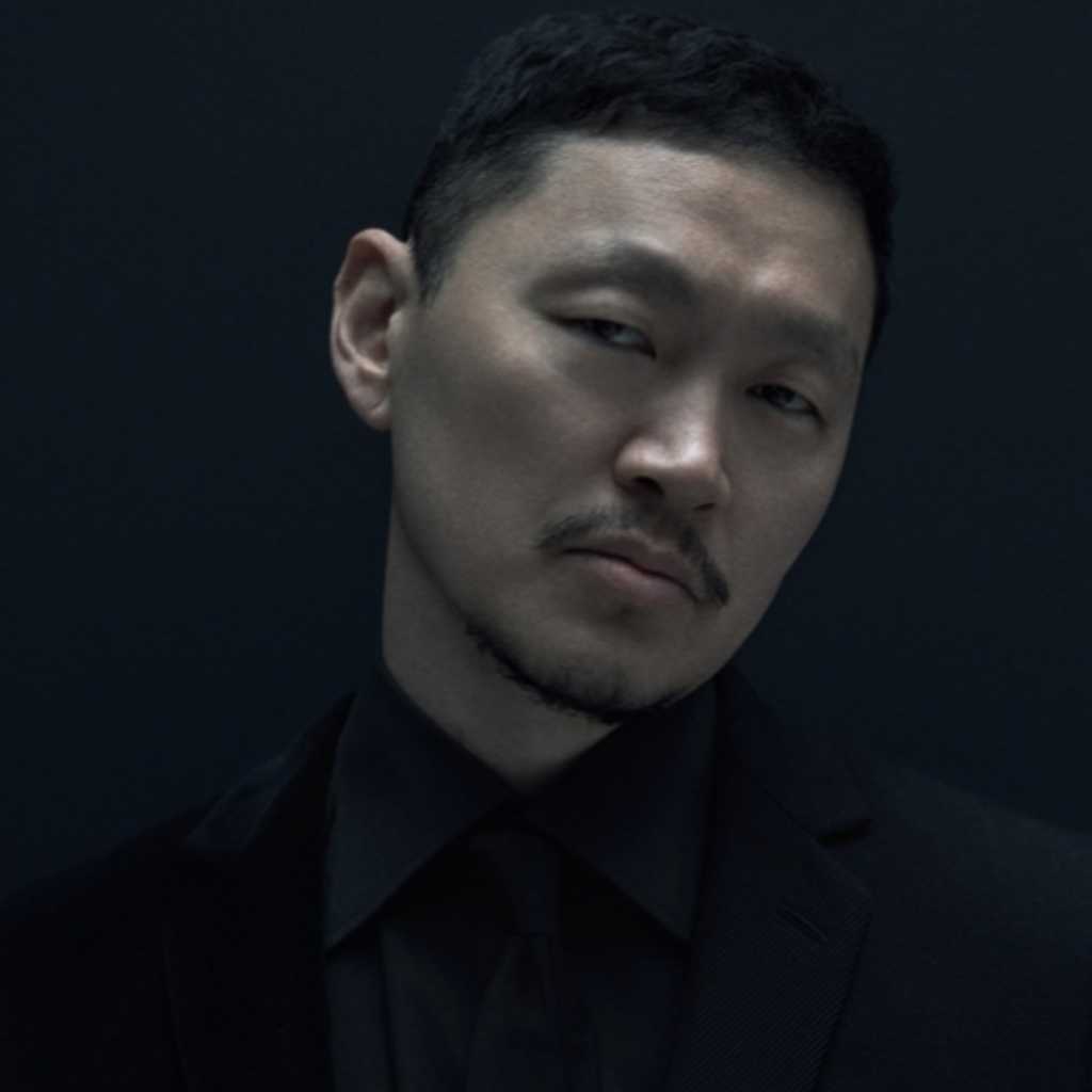 「イカゲーム2」ヤン・ドングン、出演のきっかけや苦労を語る“半年間の撮影で本当に刑務所にいるような感じ”